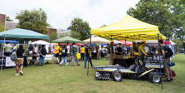 competition teams at the student involvement fair