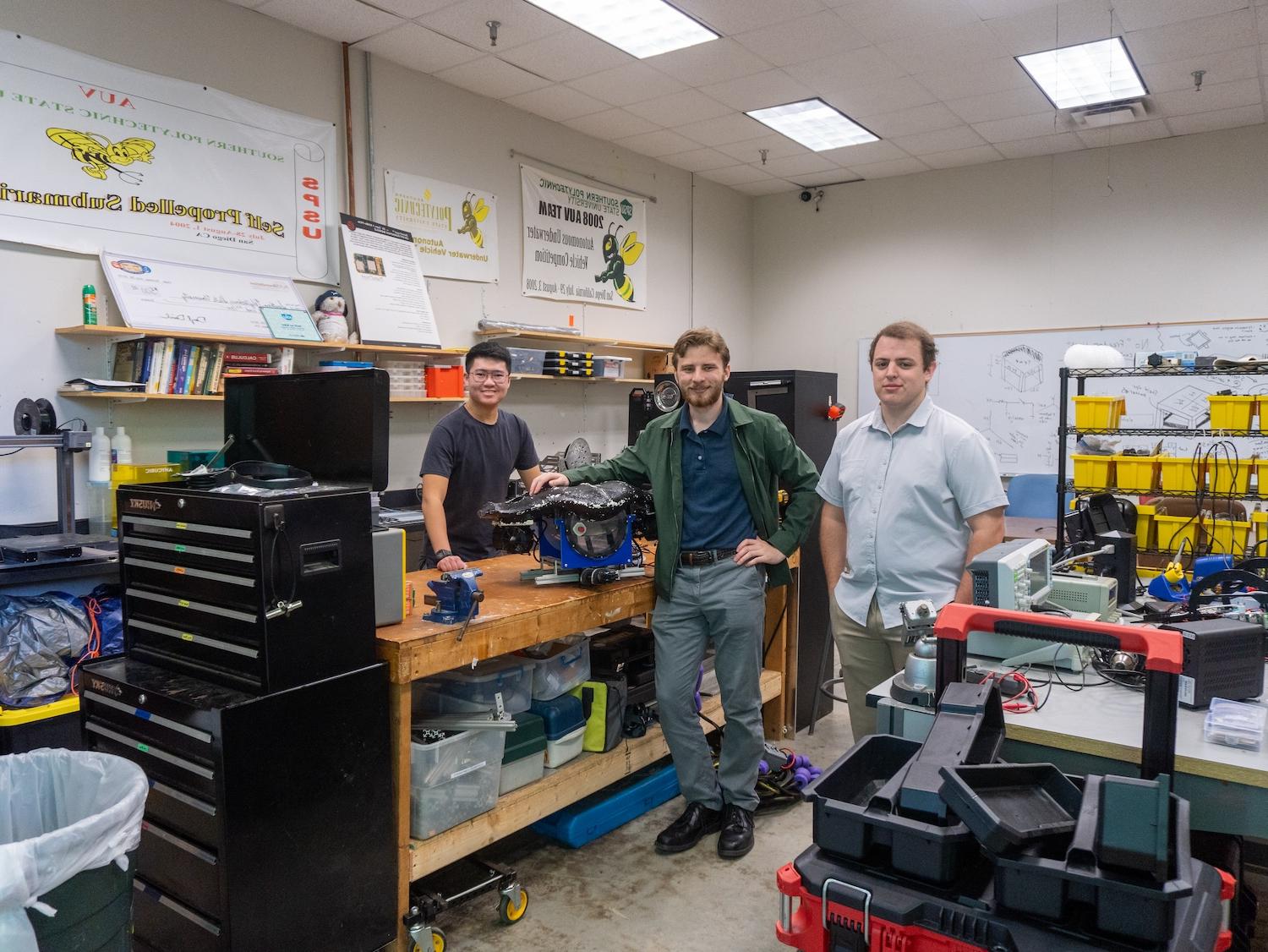 AUV team with manta vehicle